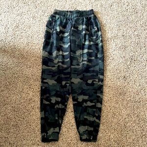 Women’s camo nylon joggers.